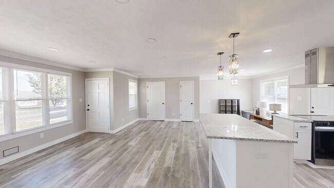 Building Photo - 1022 Oakdale Rd