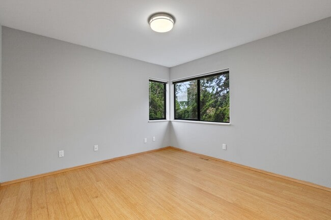 Building Photo - 4Bd/2.5Ba Seattle House