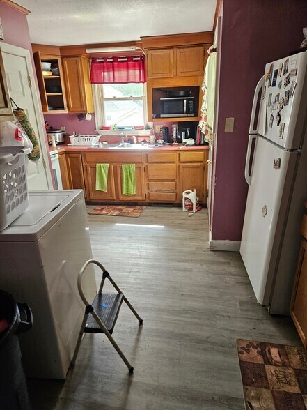 Building Photo - 56 Laval St