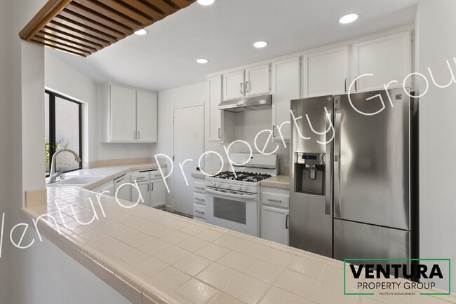 Building Photo - Clean 3-Bedroom, 2 Baths with large yard in Moorpark – Comfort & Convenience Await!
