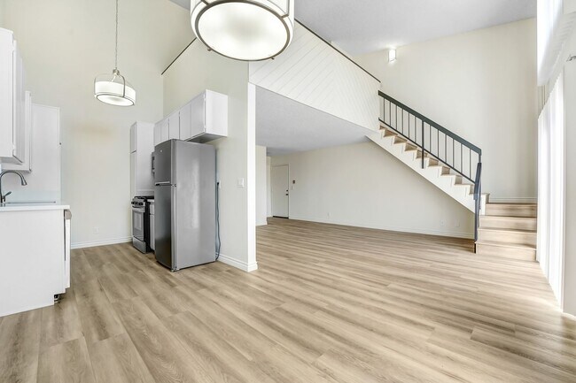 Interior Photo - 3415 McLaughlin Ave in Mar Vista!  Steps t...