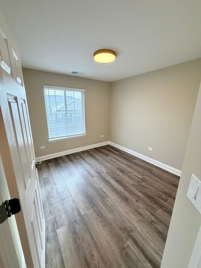 Building Photo - 10233 Concord Ln