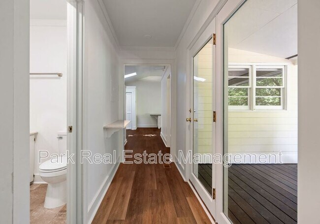 Building Photo - 1209 Roosevelt Dr