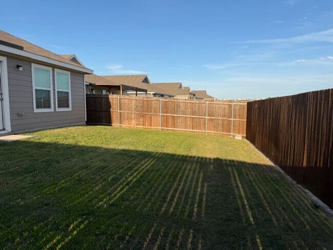 Building Photo - 325 Carthage Dr