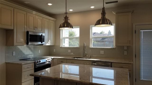 Building Photo - 701 Sharon Ln