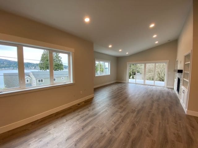 Building Photo - 2105 Dellesta Dr