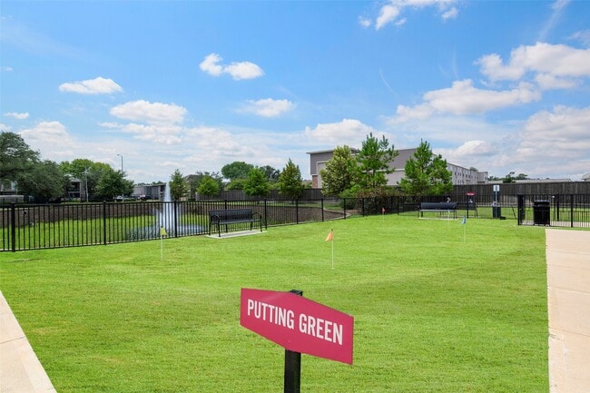 Building Photo - 6804 Westview Dr