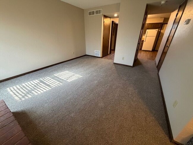 Building Photo - Townhome with a Bedroom Balcony Overlooking Lake Tapawingo