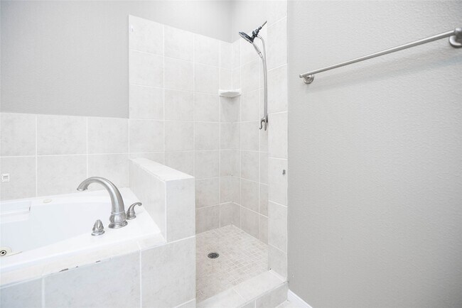 Building Photo - 13165 Snow Ln