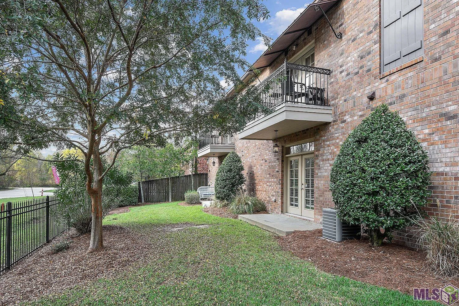 Building Photo - 888 S Kenilworth Pky