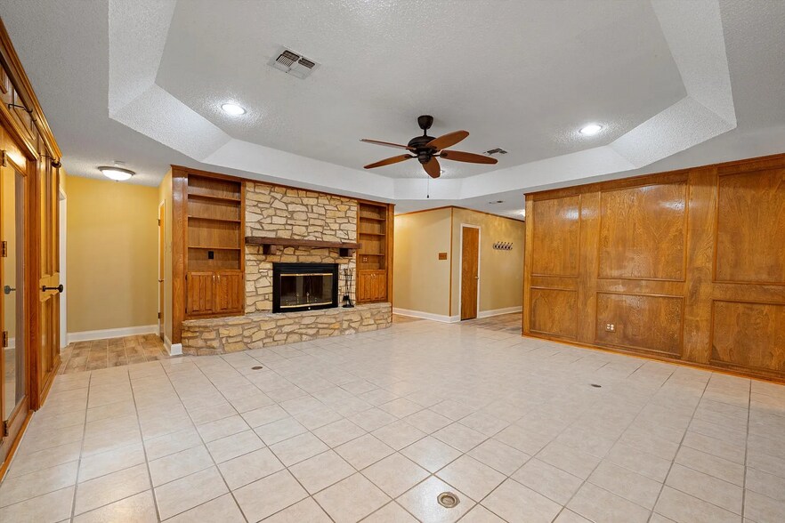 Stone Heath Wooden Mantle - 273 Leafy Hollow Ln