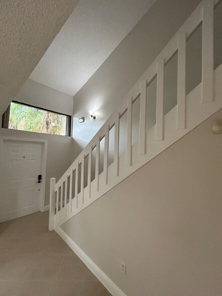 Building Photo - 11487 SW 109th Rd