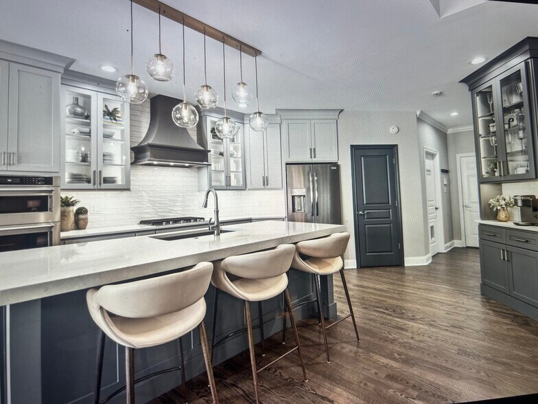 Building Photo - 9230 Honors Way