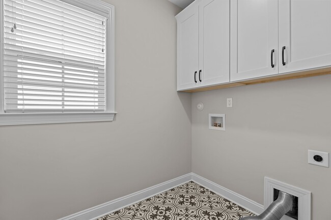 Building Photo - 2923 Logan Valley Path