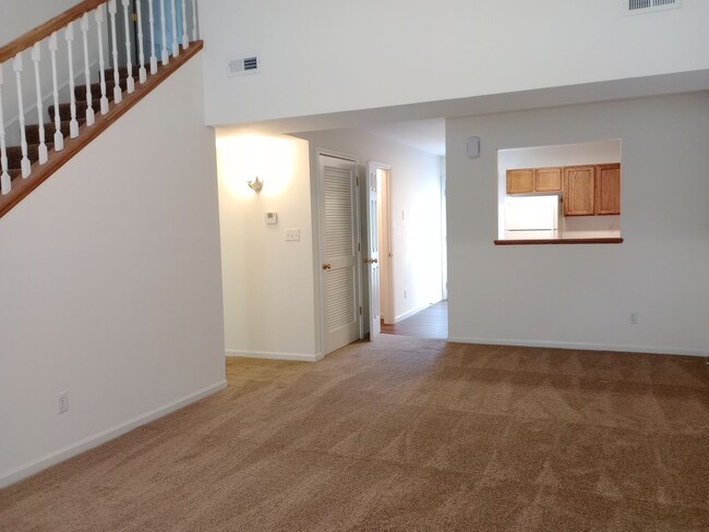 Building Photo - 1724-1726-1726 Louise Cir