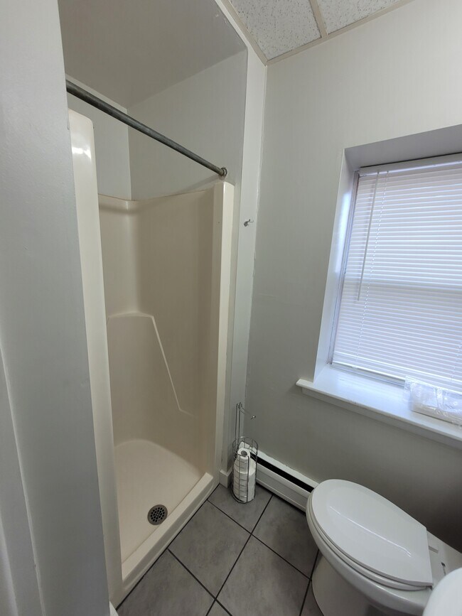 Building Photo - 217 York St