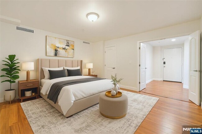 Building Photo - 600 Harbor Blvd