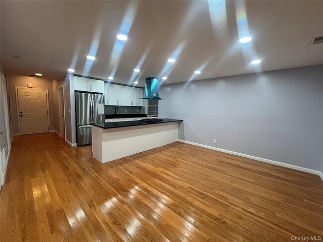 Building Photo - 50 Brick Pond Rd