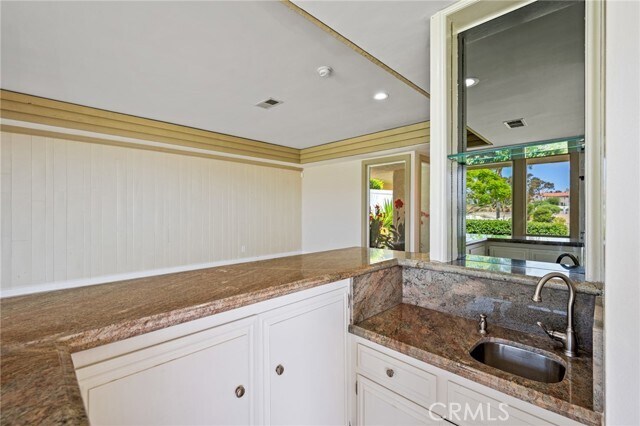 Building Photo - 7117 Avenida Altisima