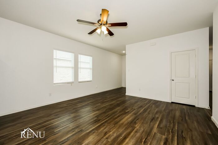 Building Photo - 6029 Mojave Dr