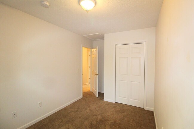 Building Photo - 189 Griffin Ln