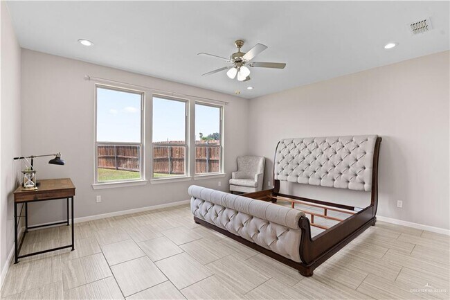 Building Photo - 14224 Amistad Cir