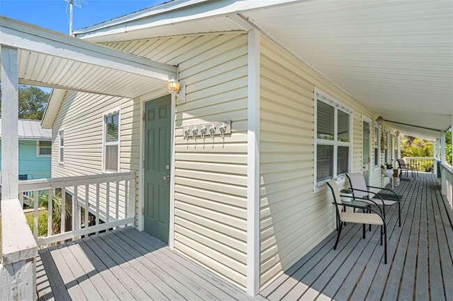 Building Photo - 115 15th Ave