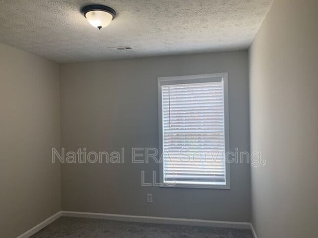 Building Photo - 5924 Sherwood Pl
