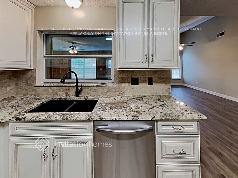 Building Photo - 412 Abbeywood Ln