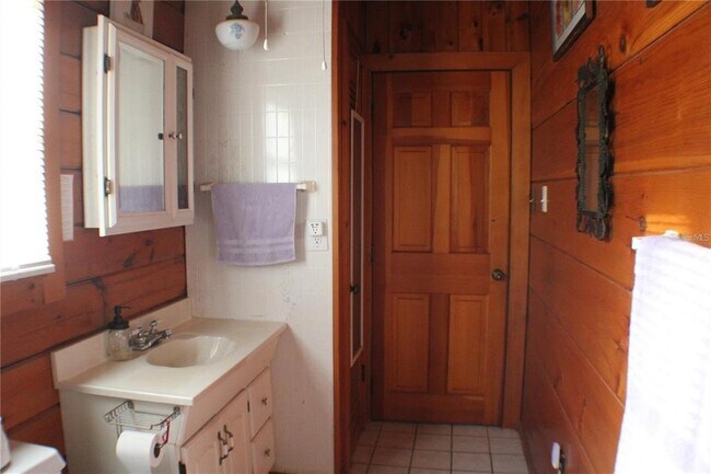 Building Photo - 3045 Yorkshire Dr