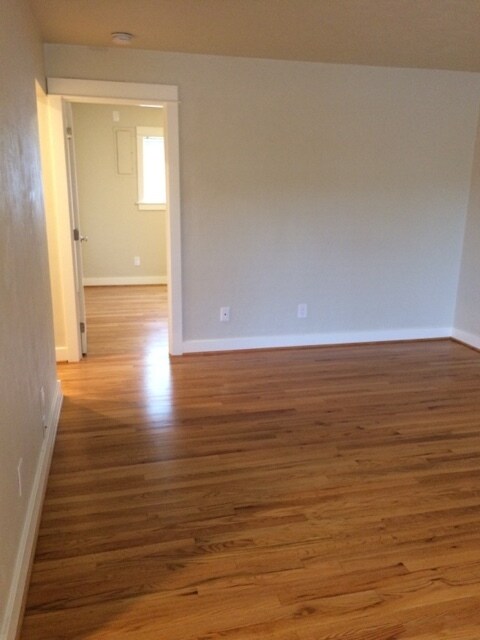 Building Photo - Full Remodel! University Park-Portsmouth-H...