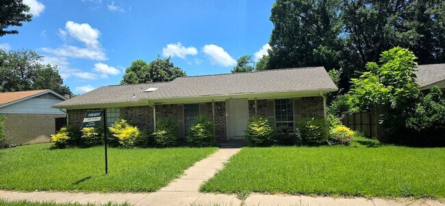 Building Photo - 1018 Rockledge Dr