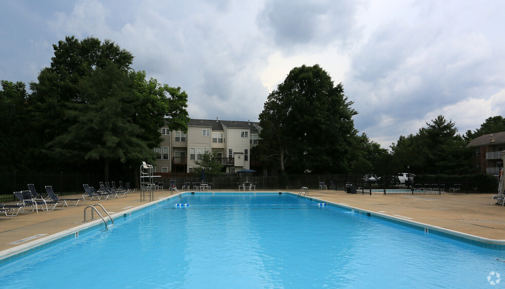 Pool - Courts Of Mount Vernon