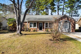 Building Photo - Four Bedroom Brick home in Sangaree