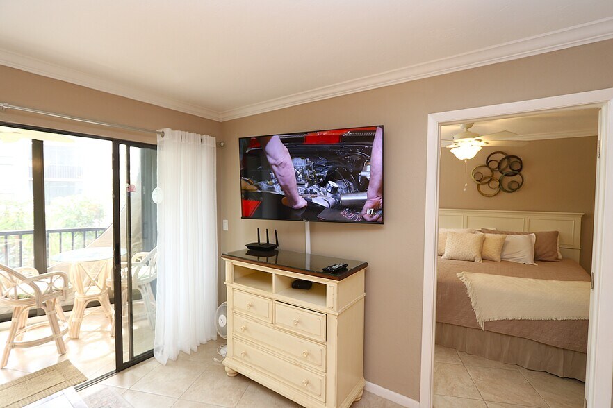 Building Photo - 1015 Anglers Cv