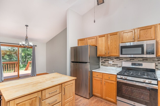 Building Photo - 211 Lorien Ct