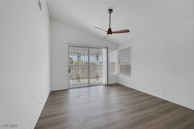 Building Photo - 6520 Lombard Dr