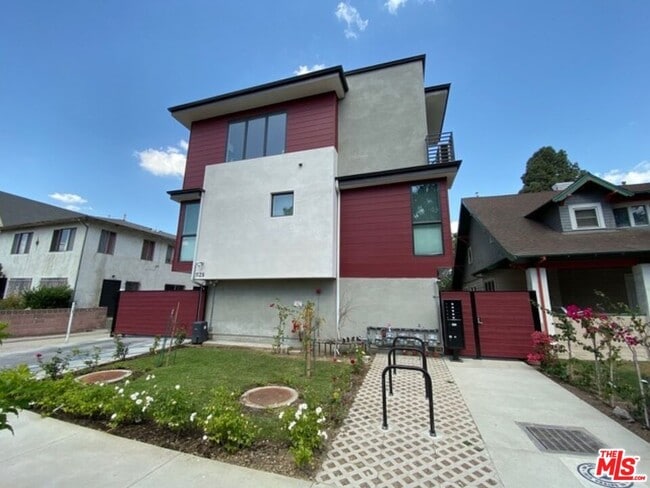 Primary Photo - 1129 W 37th St