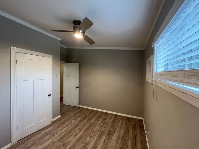 Building Photo - UPDATED FOUR BEDROOM PLUS BONUS ROOM!!