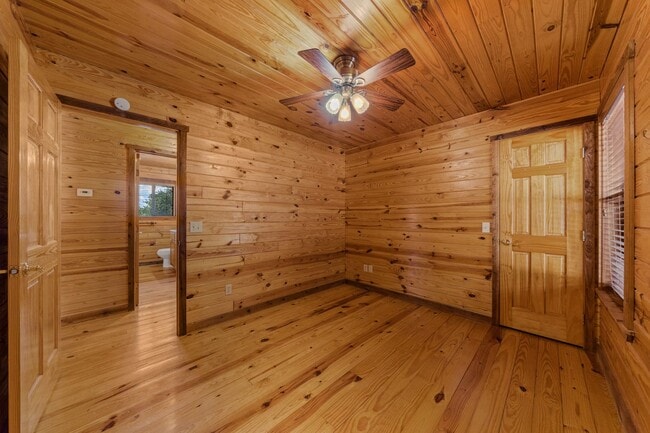 Building Photo - Hill Country Retreat