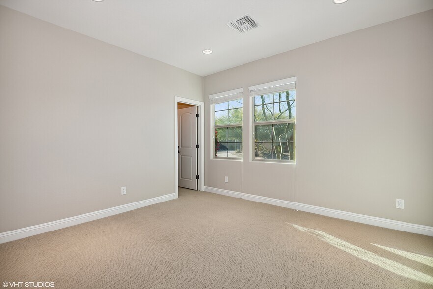 Building Photo - 3760 E Covey Ln