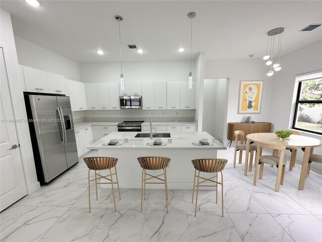 Building Photo - 4577 SW 173rd Ave