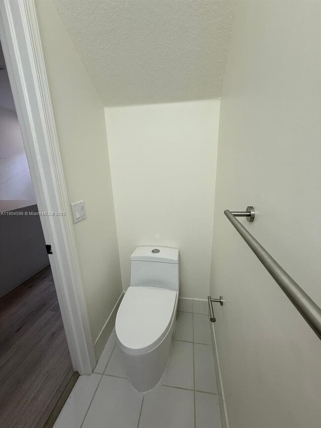 Building Photo - 705 SW 147th Ave