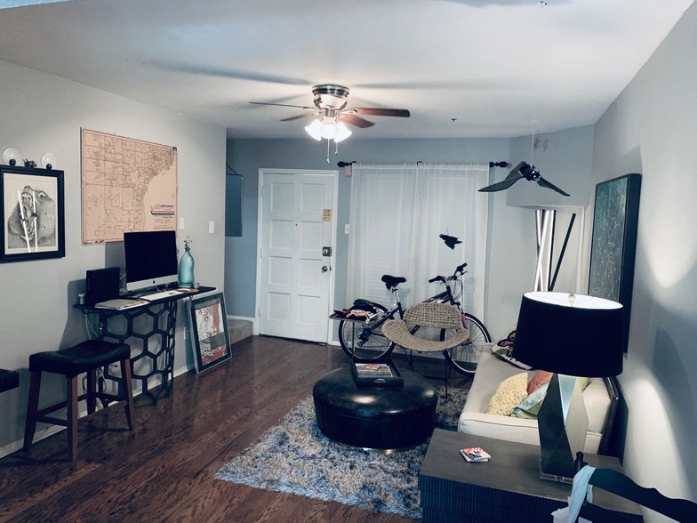 Building Photo - 4327 Holland Ave