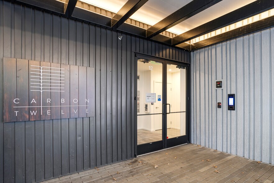 Building Photo - 12 NE Fremont St