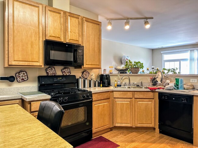 Building Photo - 2913 Concord Ln