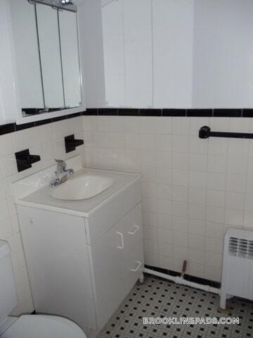 Building Photo - 37 Auburn St