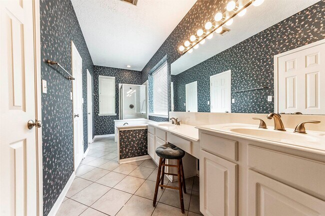 Building Photo - 2608 Leroy St