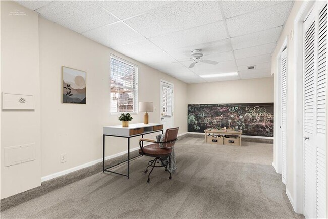 Building Photo - 12080 Greenmont Walk