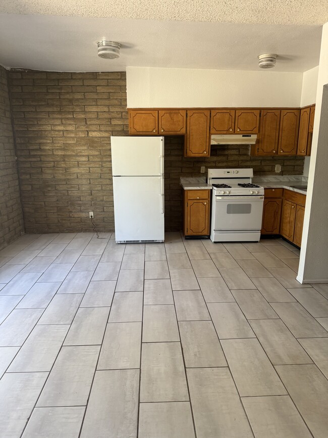 Building Photo - 450 Via Lechuza